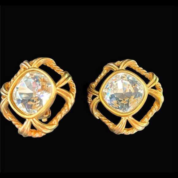 Vintage Swarovski Savvy gold huge crystal clip earrings, new on card - Picture 2 of 11